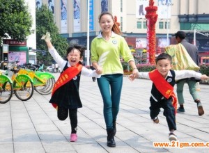 湖南株洲偉才幼兒園“小報(bào)童”社會(huì)實(shí)踐活動(dòng)