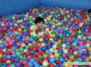 新疆烏魯木齊雅山偉才幼兒園寶貝