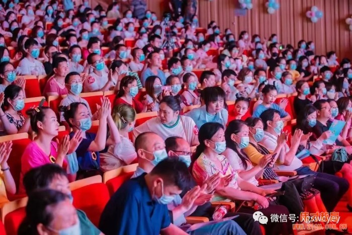 湖北孝感偉才幼兒園慶建黨100周年暨六一文藝匯演，榮登《孝感晚報》